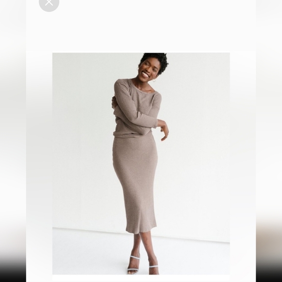 Medium Ribbed Knit Skirt Set - Picture 7 of 7